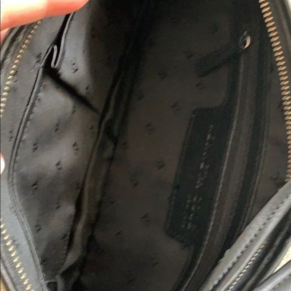 Kenneth Cole leather clutch/ wristlet - Picture 4 of 5